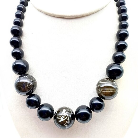 Chic Vintage Black Necklace, Basic Retro Graduated Lucite Strand with Three Larg - Picture 1 of 3